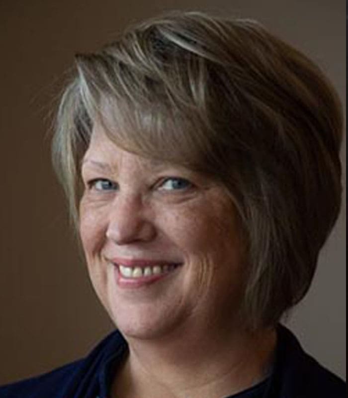 Lynda Davis